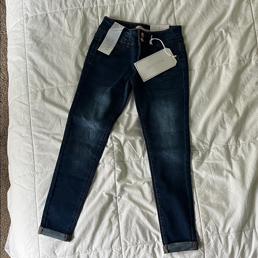 Denim Diva girls ankle skinny jeans.